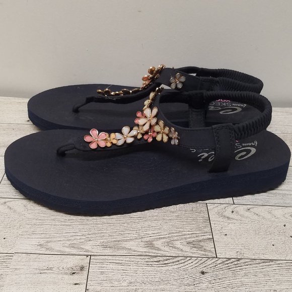 Cali from Skechers Size 6 NWOT Flip Flops / Sandals w/Yoga Foam - Picture 2 of 8